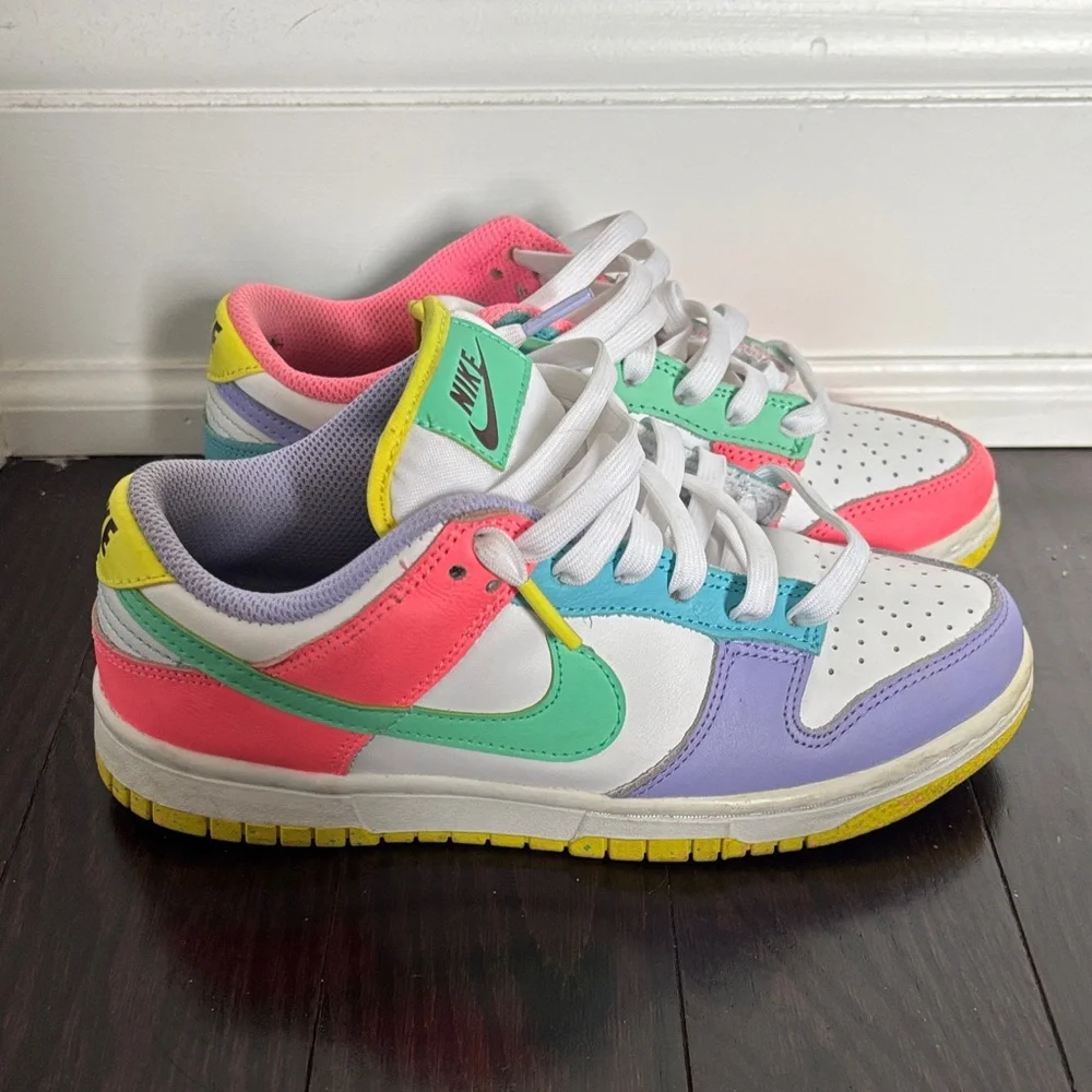 Nike Easter Dunks - Picture 3 of 5